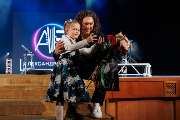 &Acy;&lcy;&iecy;&kcy;&scy;&acy;&ncy;&dcy;&rcy; &Bcy;&acy;&rcy;&dcy;&icy;&ncy; "&Kcy;&ucy;&chcy;&iecy;&rcy;&yacy;&vcy;&ycy;&jcy; &vcy;&iecy;&chcy;&iecy;&rcy;" &gcy;&period; &Bcy;&acy;&lcy;&acy;&kcy;&ocy;&vcy;&ocy;