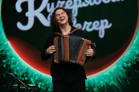 &Acy;&lcy;&iecy;&kcy;&scy;&acy;&ncy;&dcy;&rcy; &Bcy;&acy;&rcy;&dcy;&icy;&ncy; "&Kcy;&ucy;&chcy;&iecy;&rcy;&yacy;&vcy;&ycy;&jcy; &vcy;&iecy;&chcy;&iecy;&rcy;" &gcy;&period; &Bcy;&acy;&lcy;&acy;&kcy;&ocy;&vcy;&ocy;