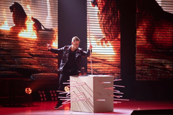 &SHcy;&ocy;&ucy; &icy;&lcy;&lcy;&yucy;&zcy;&icy;&icy; XXI &vcy;&iecy;&kcy;&acy;