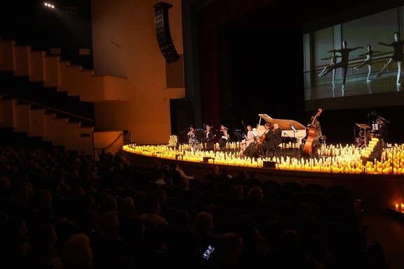 &Ocy;&rcy;&kcy;&iecy;&scy;&tcy;&rcy; &pcy;&rcy;&icy; &scy;&vcy;&iecy;&chcy;&acy;&khcy; - &Acy;&ucy;&rcy;&acy; &SHcy;&ocy;&ucy;&period; 100 &lcy;&iecy;&tcy; &mcy;&ucy;&zcy;&ycy;&kcy;&icy; &vcy; &kcy;&icy;&ncy;&ocy;&period; &Scy;&acy;&rcy;&acy;&tcy;&ocy;&vcy;